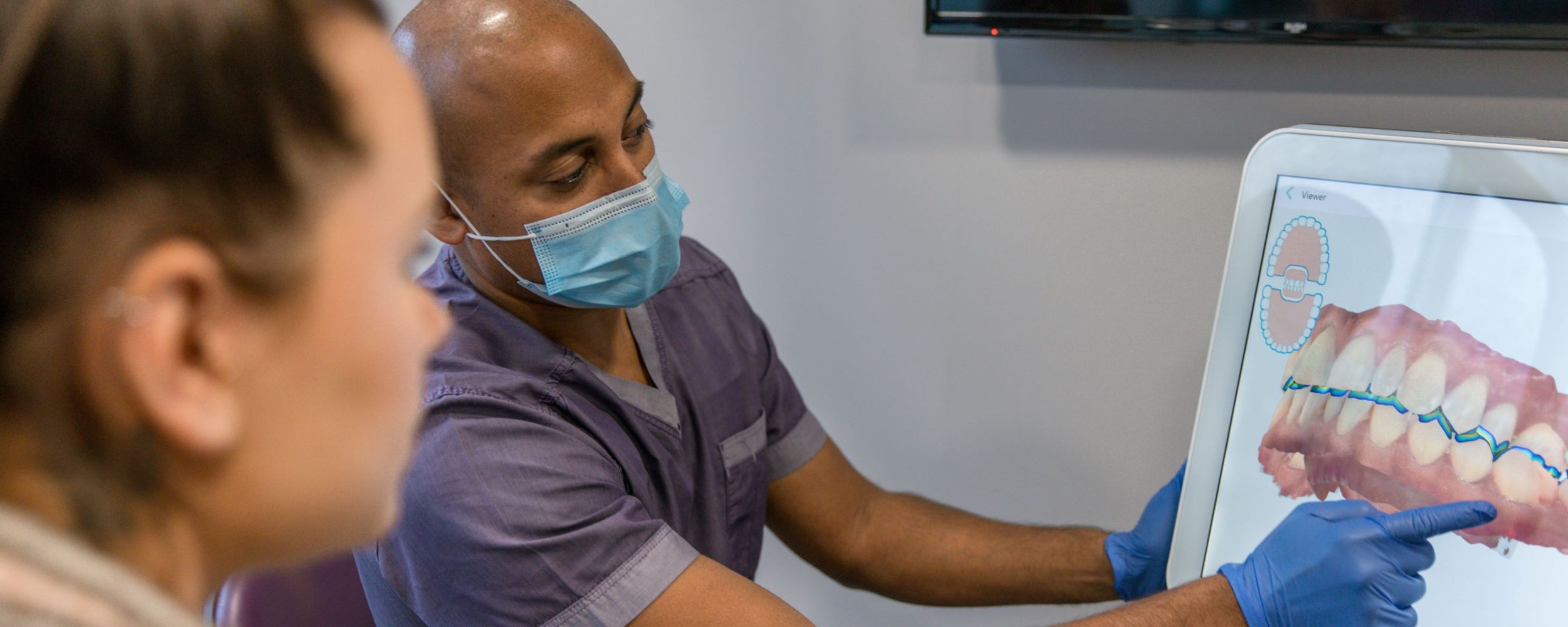 Lingual braces. The modern and alternative to conventional braces.